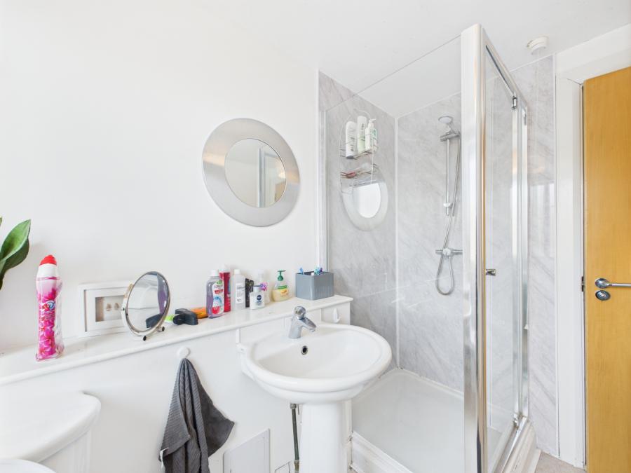 Apartment 6, 2 Ross Mill Avenue