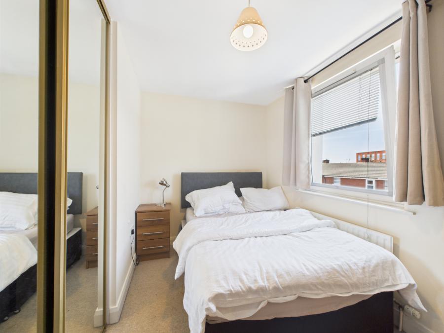 Apartment 6, 2 Ross Mill Avenue