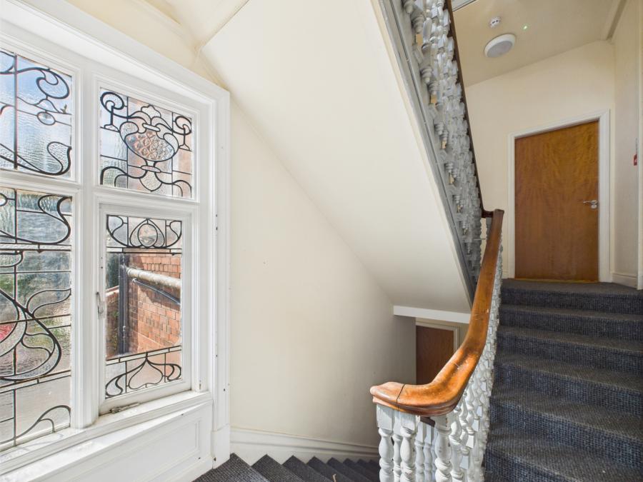 Apartment 3, 52 Myrtlefield Park