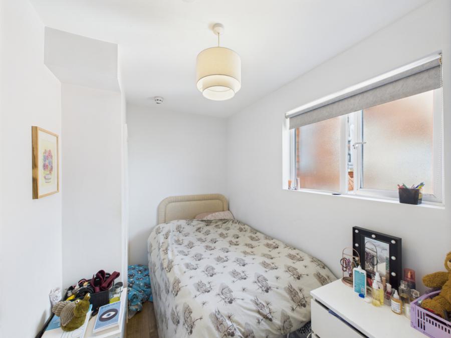 Apartment 3, 52 Myrtlefield Park
