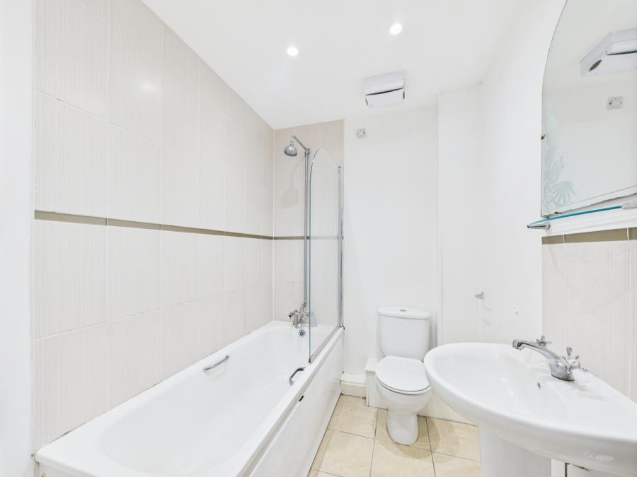 Apt 16 Quay Gate, 19 Station Street
