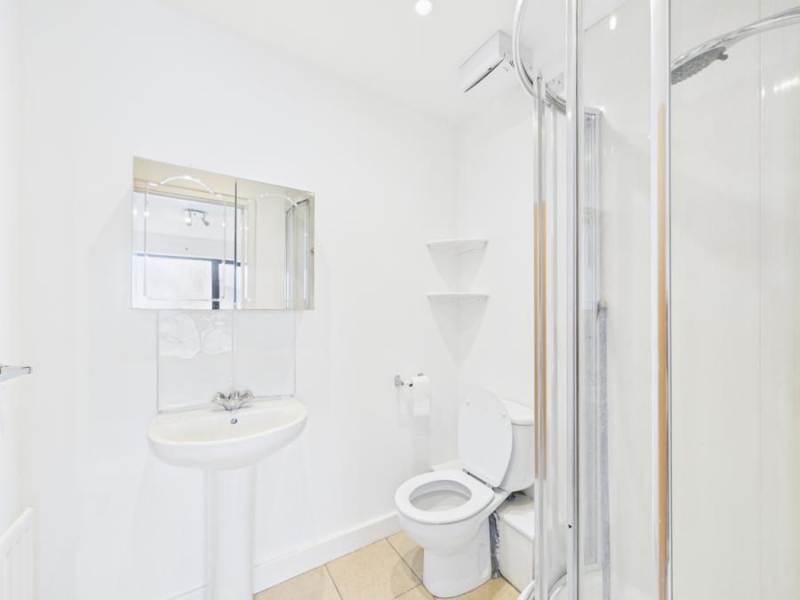 Apt 16 Quay Gate, 19 Station Street
