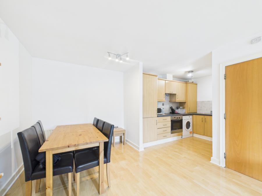 Apt 16 Quay Gate, 19 Station Street