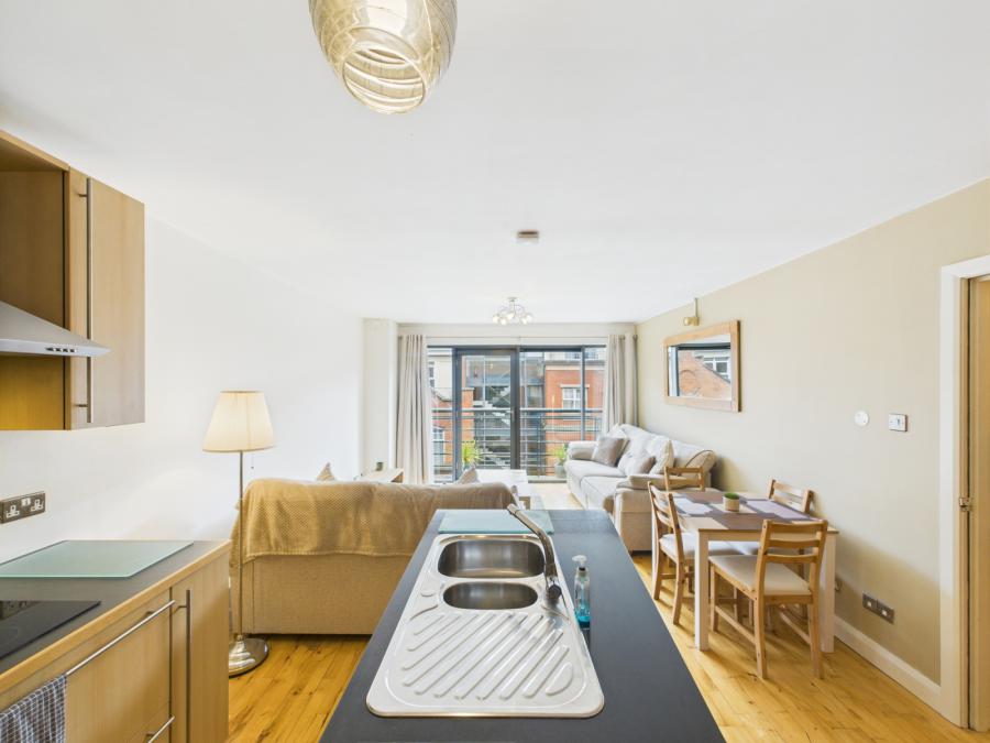 E4 Central Park, 33 Alfred Street