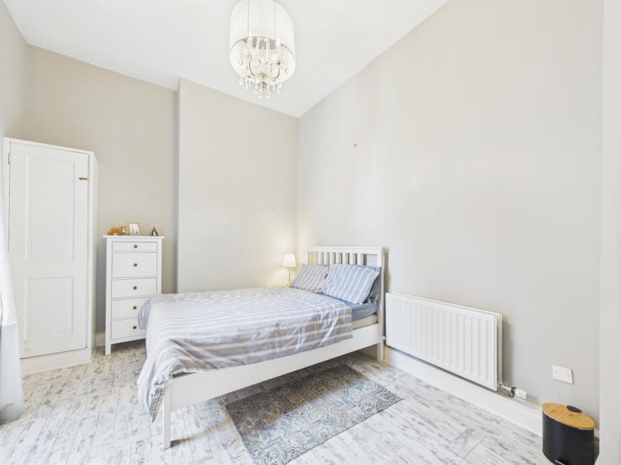 Flat 4, 14 College Gardens