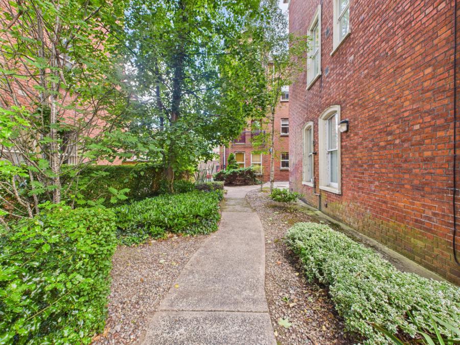 Flat 4, 14 College Gardens