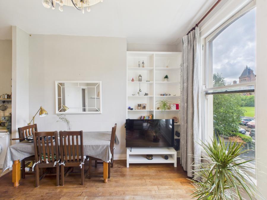 Flat 4, 14 College Gardens
