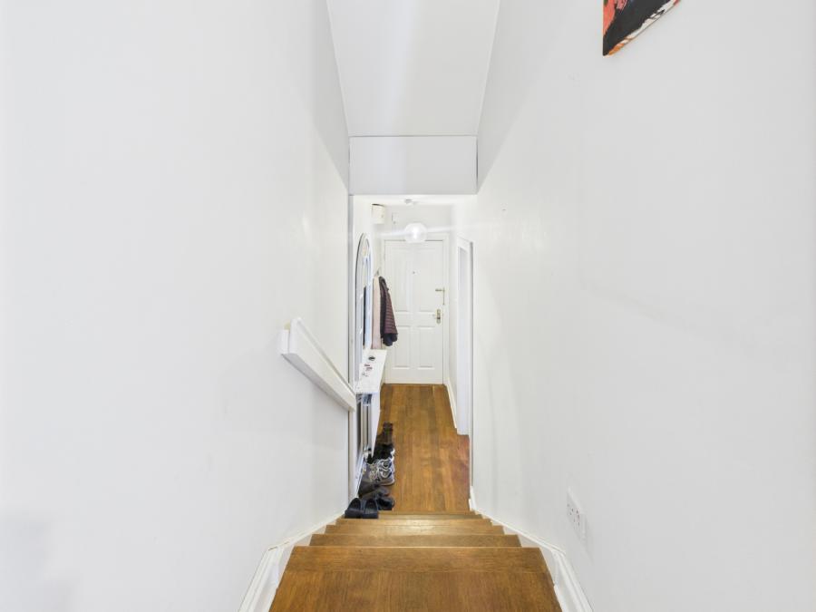 Flat 4, 14 College Gardens
