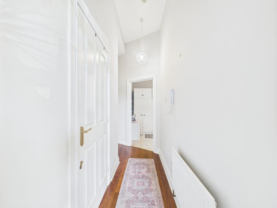 Flat 4, 14 College Gardens