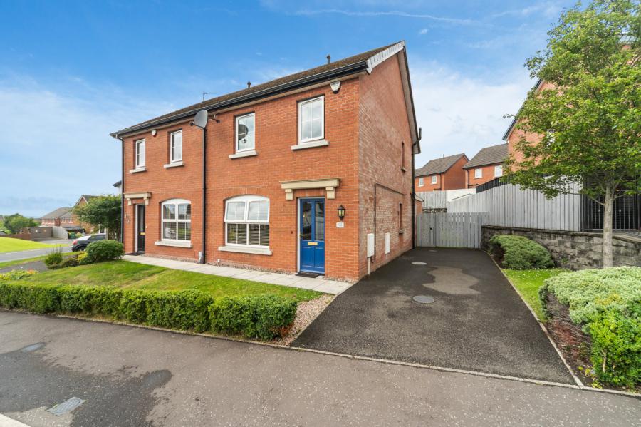 10 Lady Wallace Brae