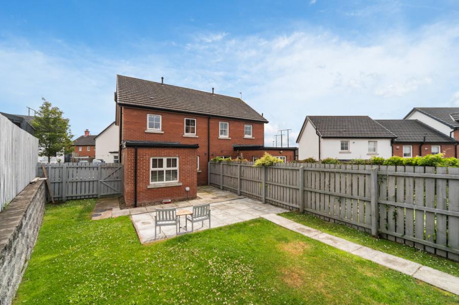 10 Lady Wallace Brae