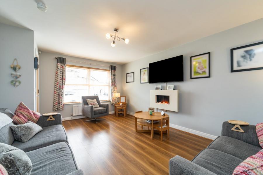 10 Lady Wallace Brae