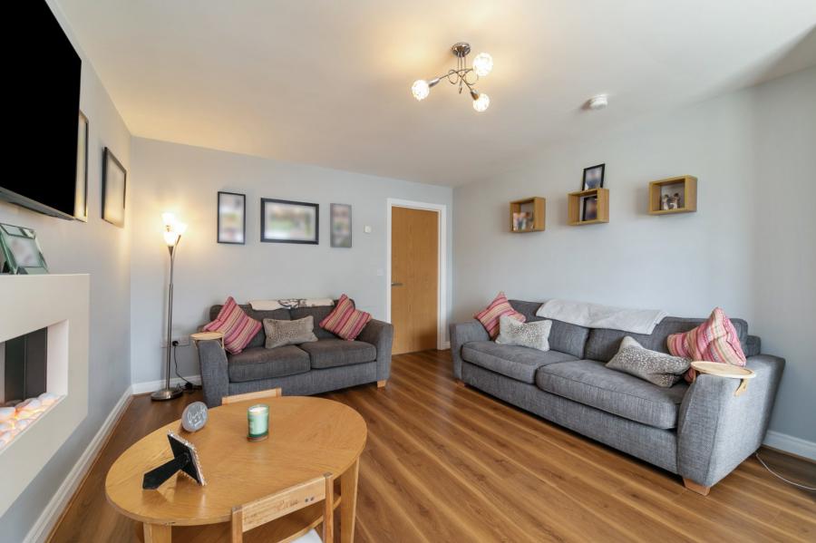 10 Lady Wallace Brae