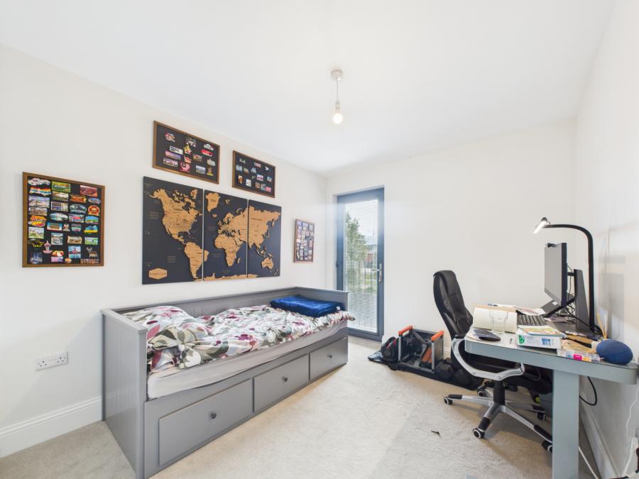 24 Byron Halt