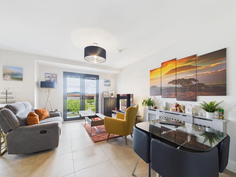 24 Byron Halt