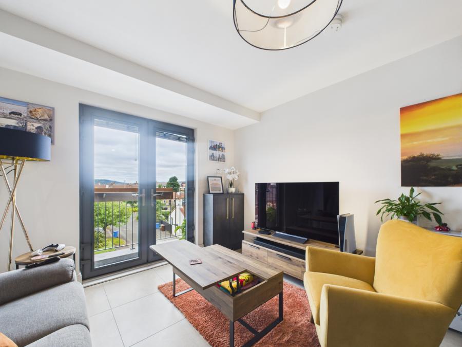 24 Byron Halt