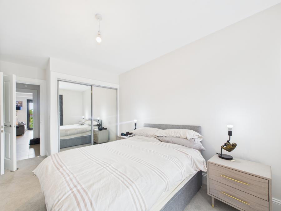 24 Byron Halt