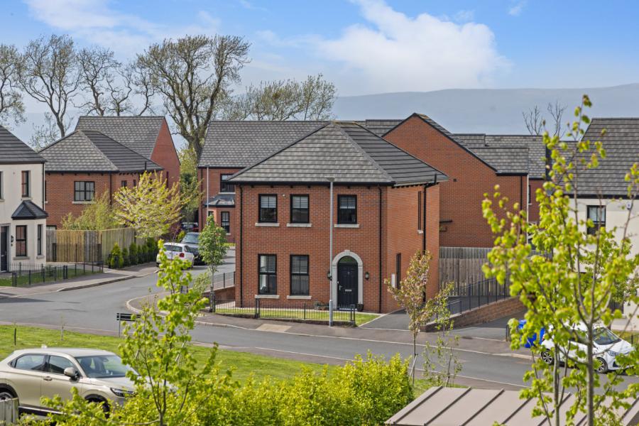 2 Castlegowan Drive