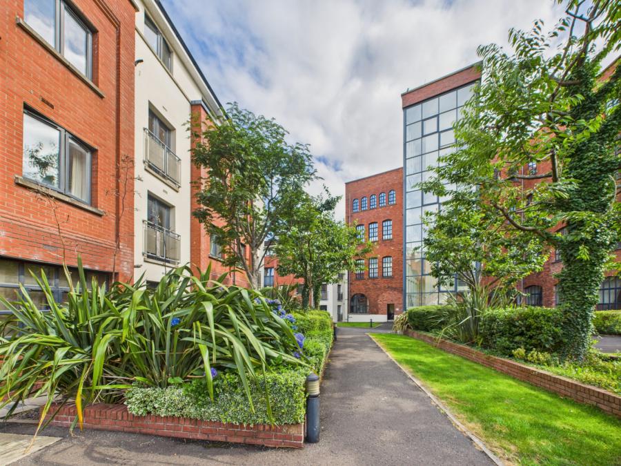 32 Old Bakers Court