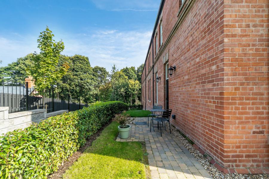 Number 1, 24 Ishbel Mews