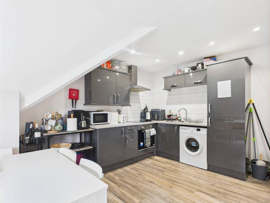 Apartment 6, 12 Deramore Park