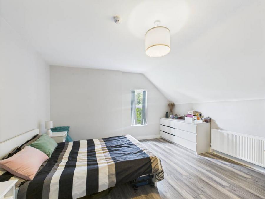 Apartment 6, 12 Deramore Park