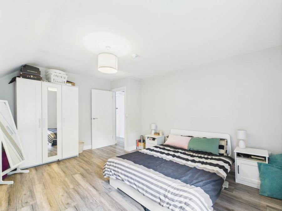 Apartment 6, 12 Deramore Park