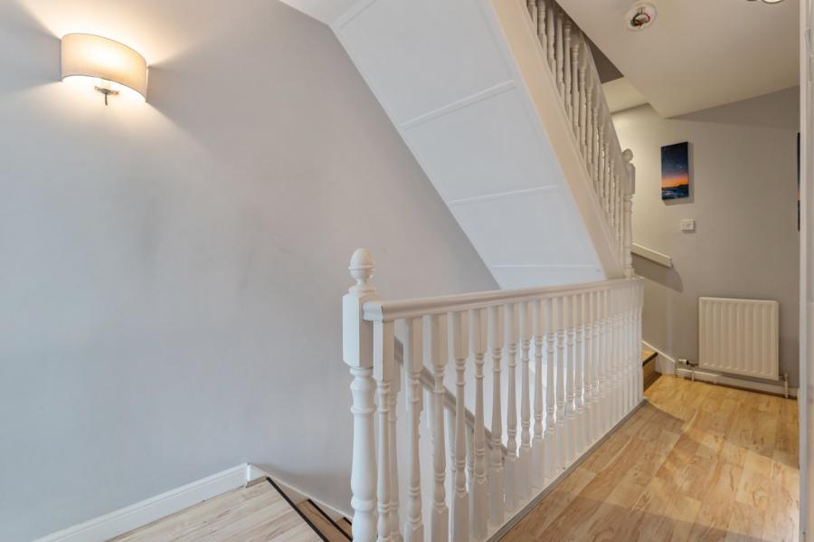 3 Wellington Park Mews, 52 Wellington Park