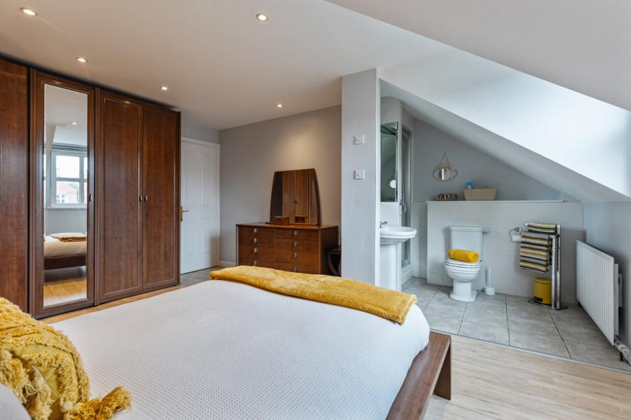 3 Wellington Park Mews, 52 Wellington Park