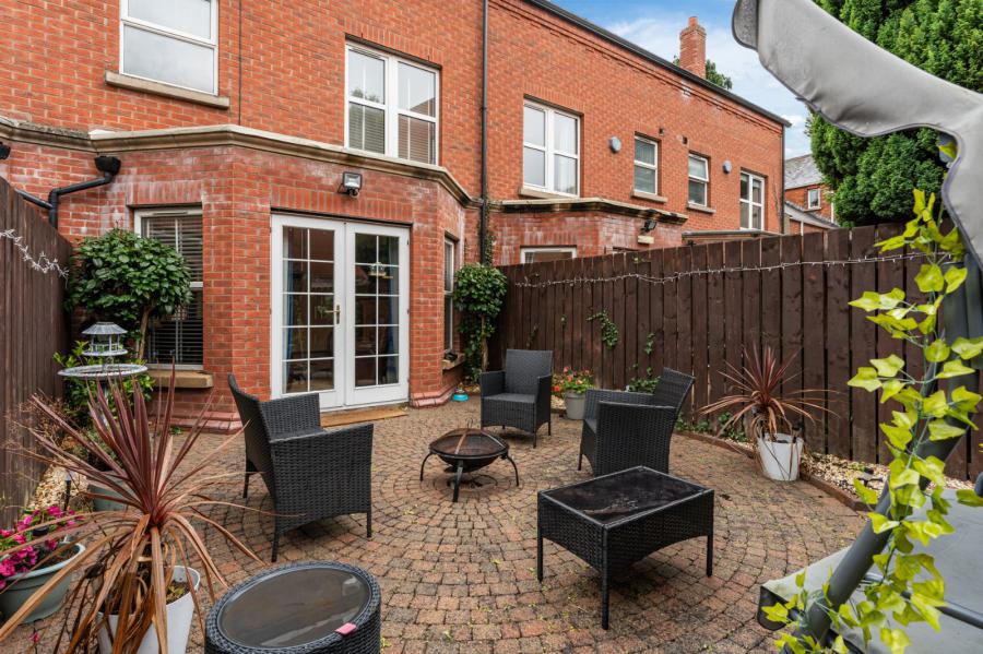 3 Wellington Park Mews, 52 Wellington Park