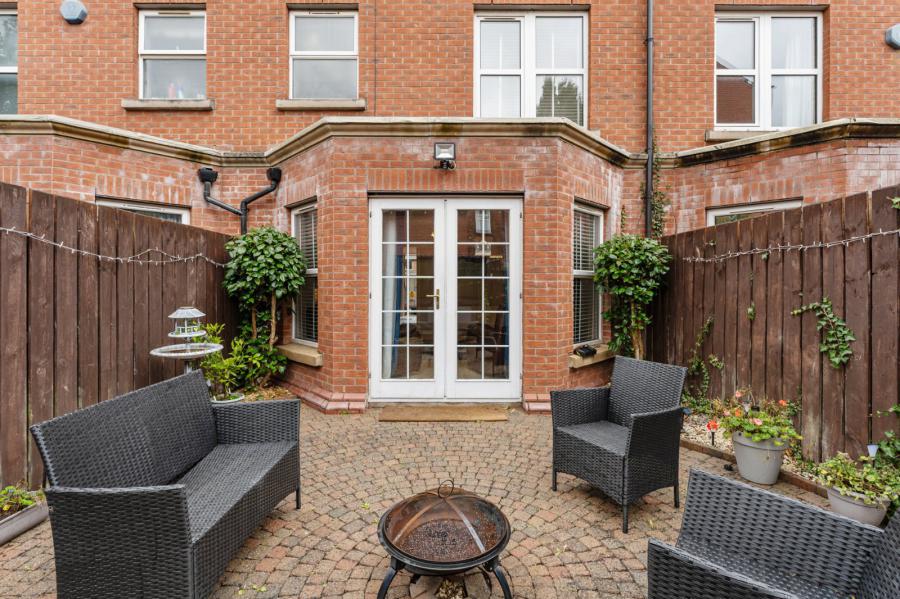 3 Wellington Park Mews, 52 Wellington Park