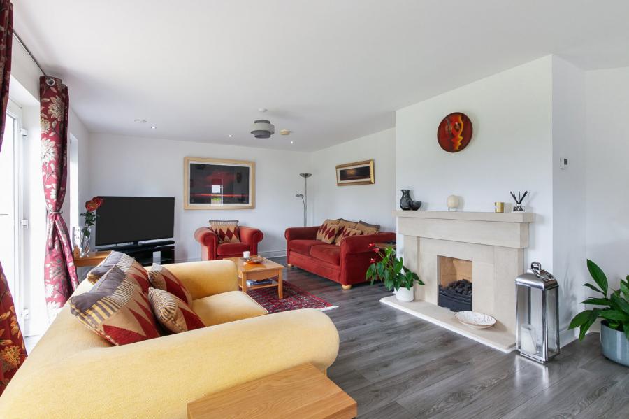 1 Sloans Avenue