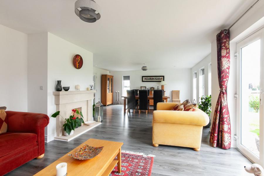 1 Sloans Avenue