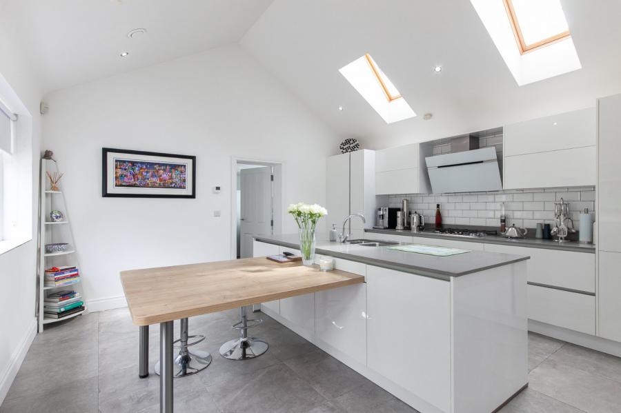 1 Sloans Avenue