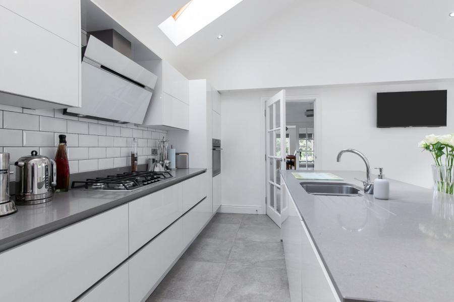 1 Sloans Avenue