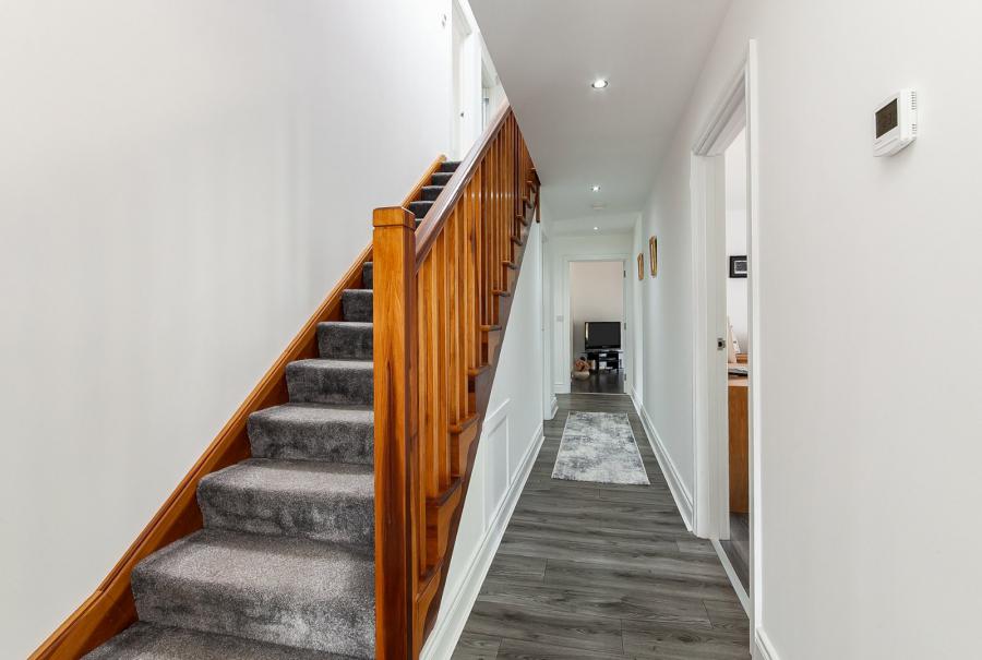 1 Sloans Avenue