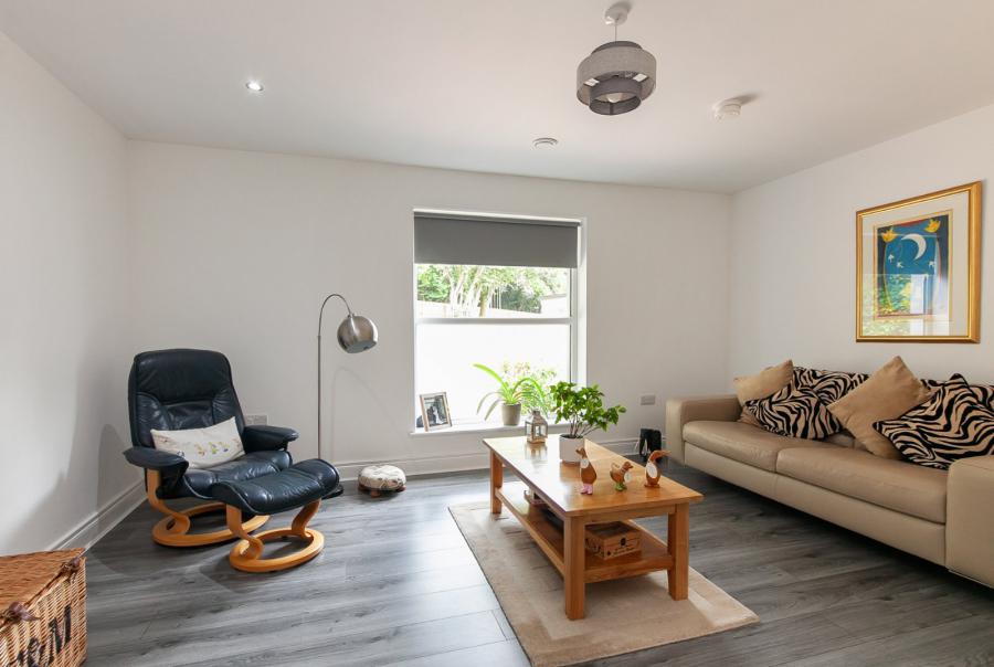 1 Sloans Avenue
