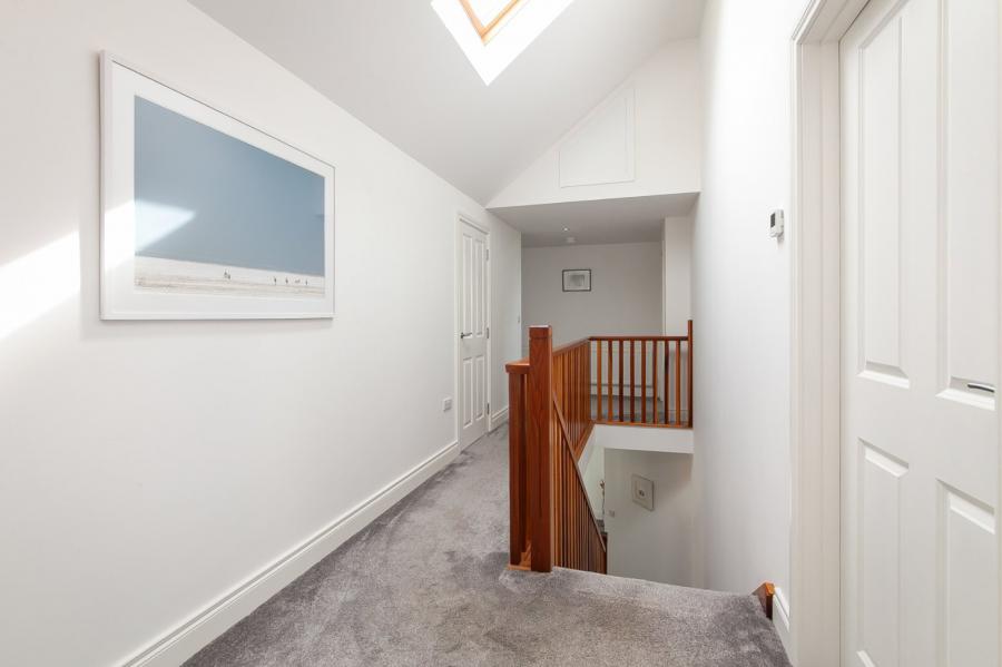1 Sloans Avenue