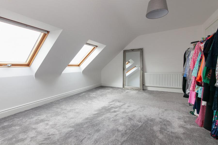 1 Sloans Avenue