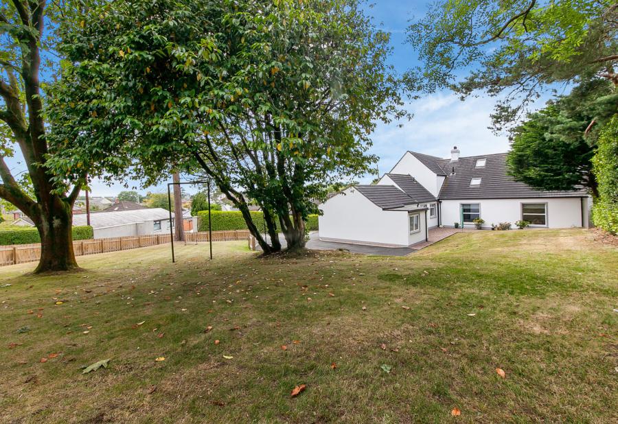1 Sloans Avenue