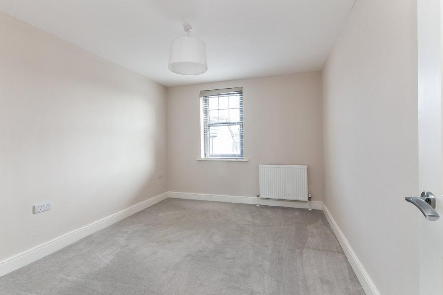Apartment 11i, Oakfield Park