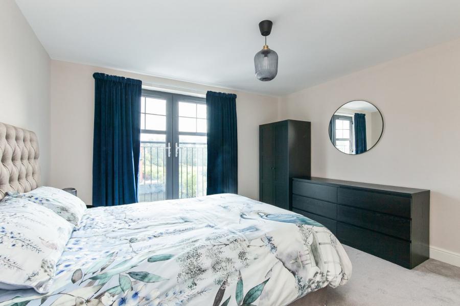Apartment 11i, Oakfield Park