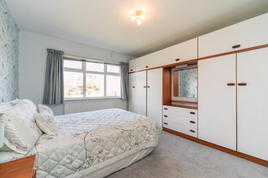 21 Hillside Crescent