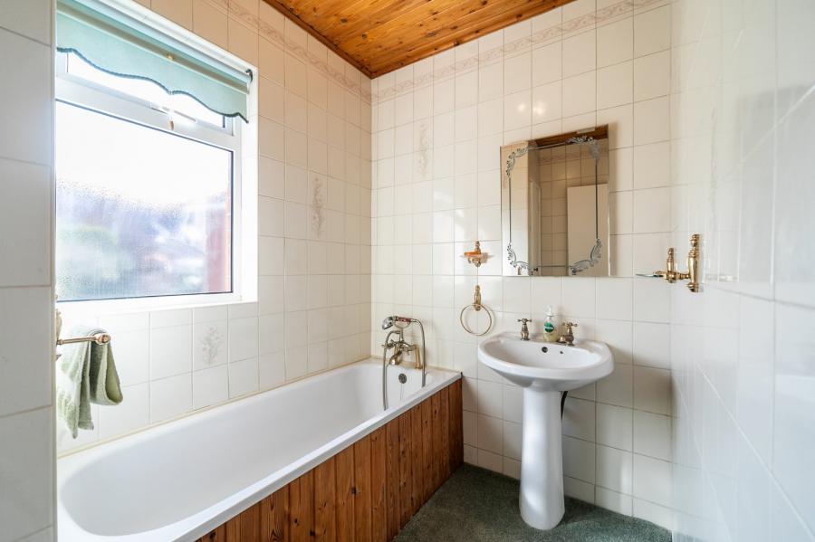 21 Hillside Crescent