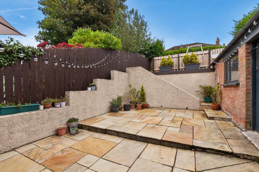 52 Beechgrove Gardens