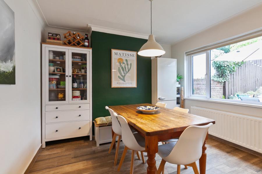 52 Beechgrove Gardens