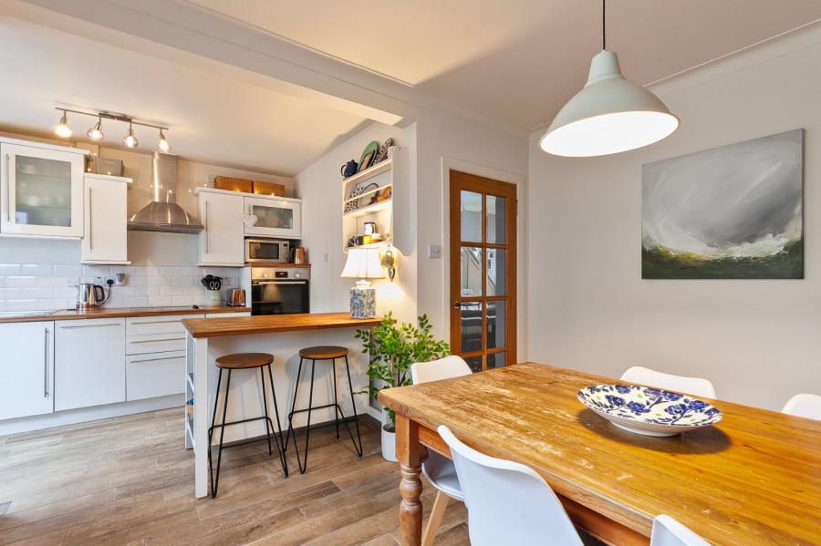 52 Beechgrove Gardens