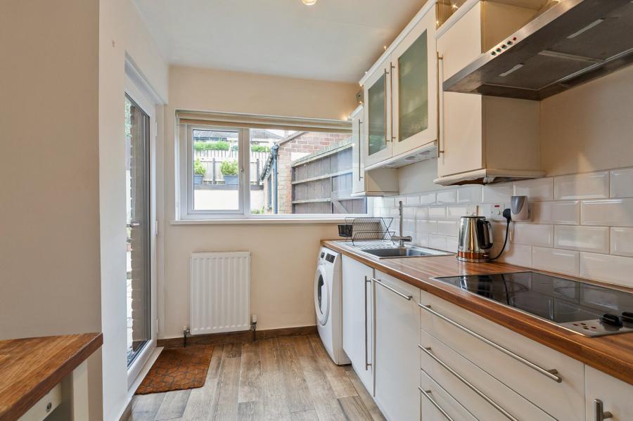 52 Beechgrove Gardens