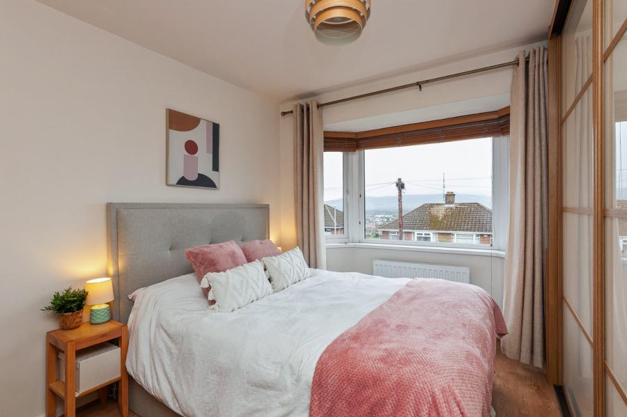 52 Beechgrove Gardens