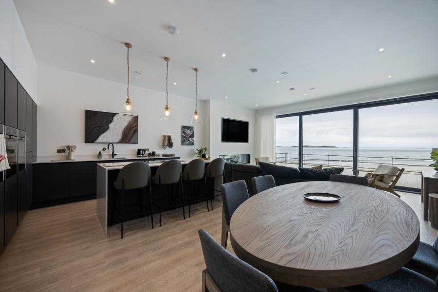 55A, Causeway Street